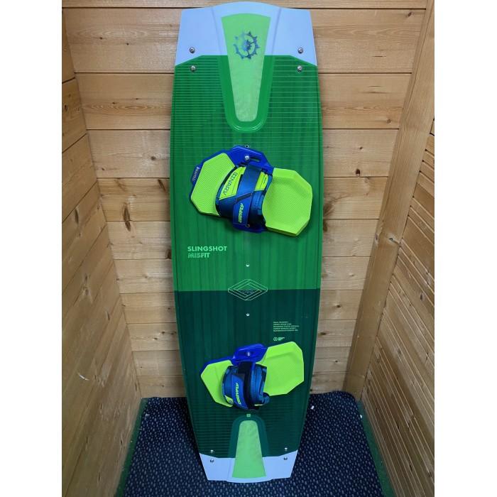 SLINGSHOT Misfit V10 2022 143 Occasion